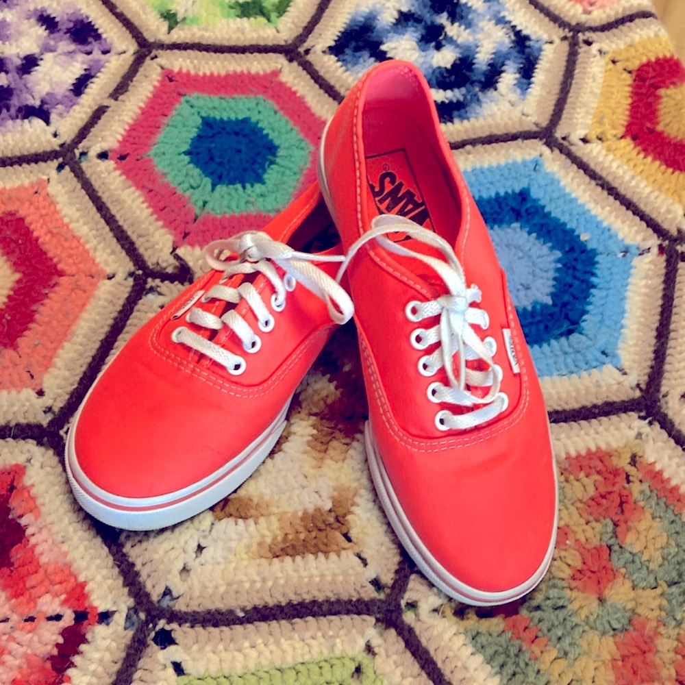 Neon pink Vans sneakers. Women’s size 7. EUC!